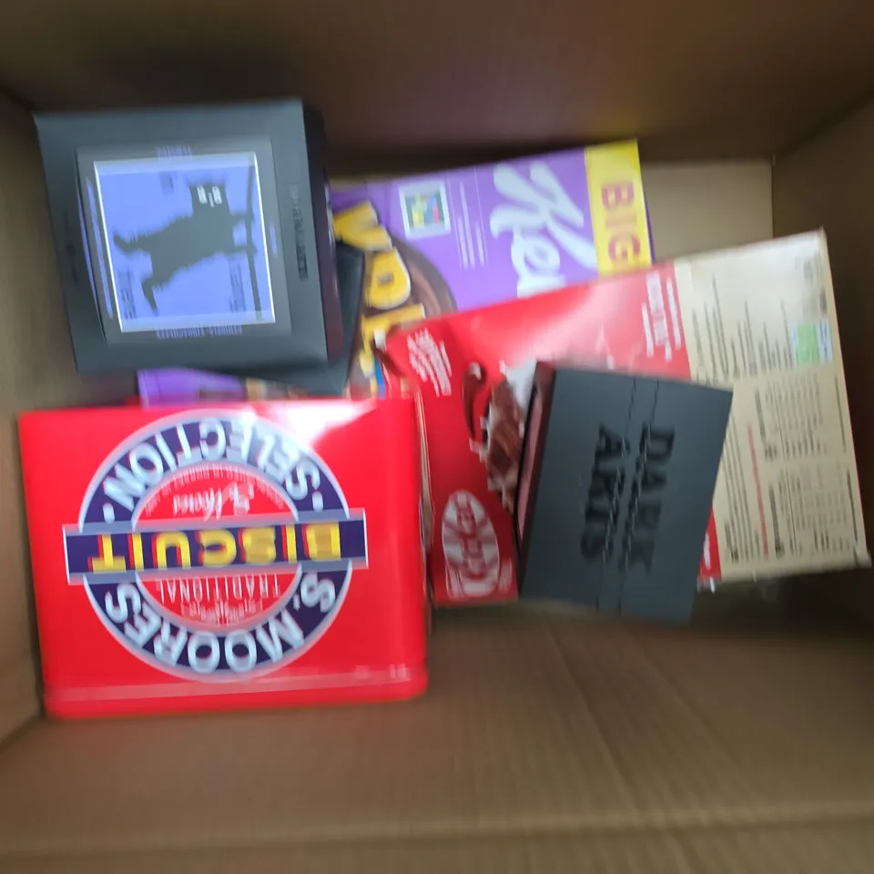 APPROXIMATELY 7 ASSORTED FOOD & DRINK ITEMS TO INCLUDE S.MOORES BISCUIT SELETION, KELLOGS KRAVE, DARK ARTS COFFEE, ETC - COLLECTION ONLY