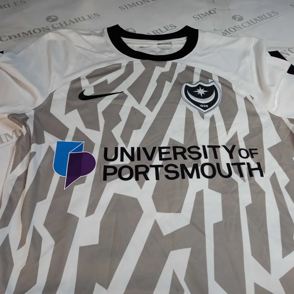 PORTSMOUTH FOOTBALL SHIRT IN WHITE - SMALL
