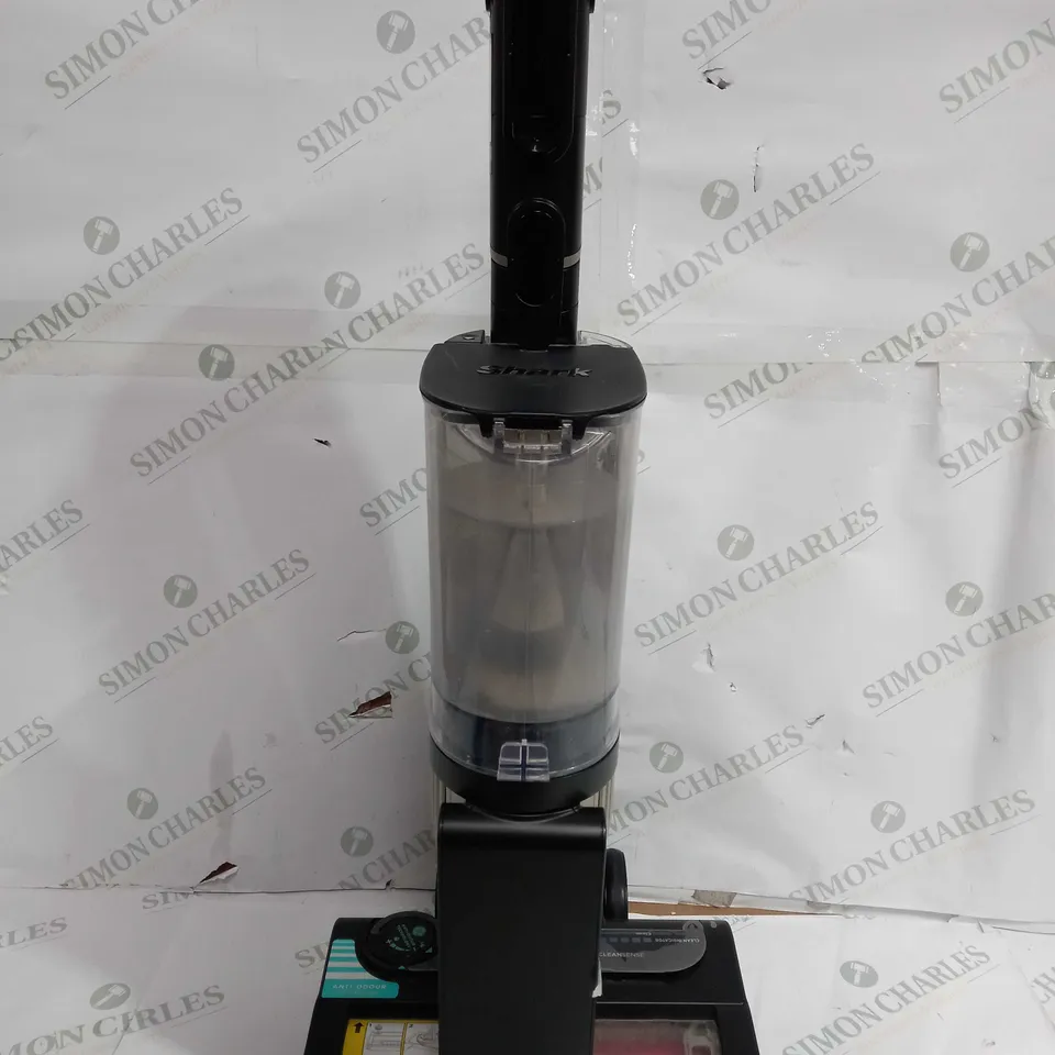 BOXED SHARK STRATOS CORDLESS VACUUM IZ400UKT - COLLECTION ONLY
