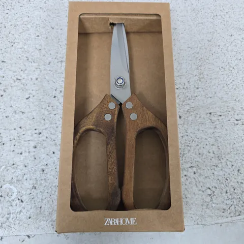 ZARA HOME SCISSORS WITH WOODEN HANDLES