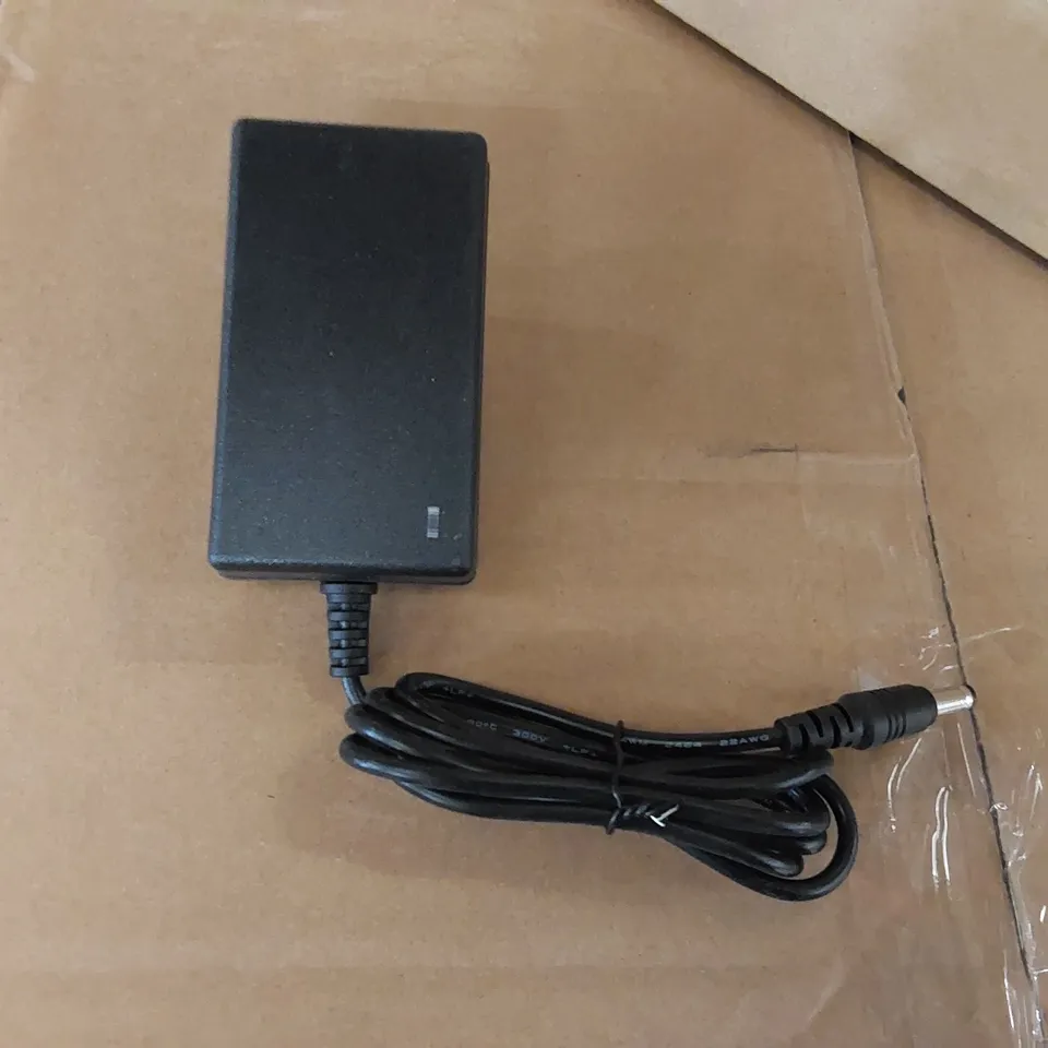 LOT OF APPROXIMATELY 20X BRAND NEW FLH-D1210 AC ADAPTERS (1 BAG)