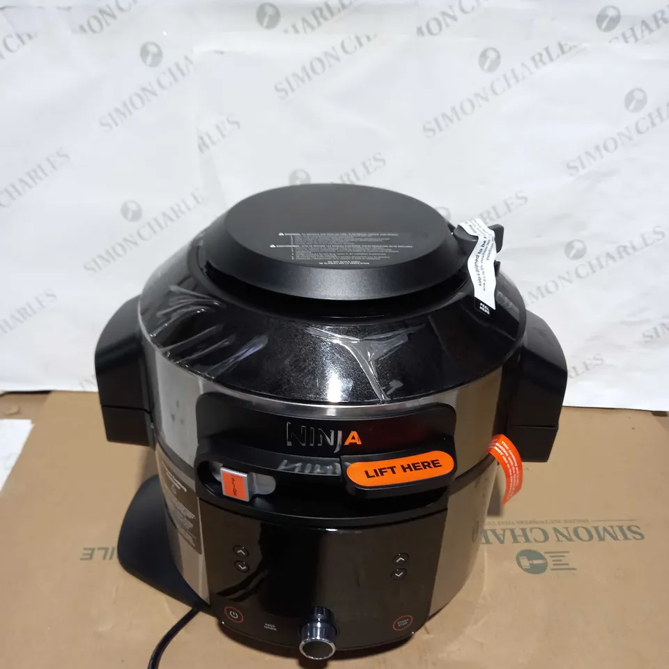 NINJA FOODI 11-IN-1 SMART LID MULTI COOKER 