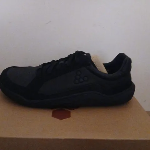 VIVOBAREFOOT GOBI II SNEAKER – PREMIUM LEATHER, OBSIDIAN, UK 10