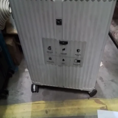 LUGG TRAVEL SUITCASE