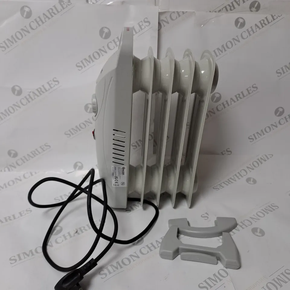 BOXED SWAN OIL HEATER IN WHITE RRP £19