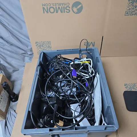 TOTE OF APPROXIMATELY 15 ASSORTED ITEMS TO INCLUDE: SKY ROUTER 