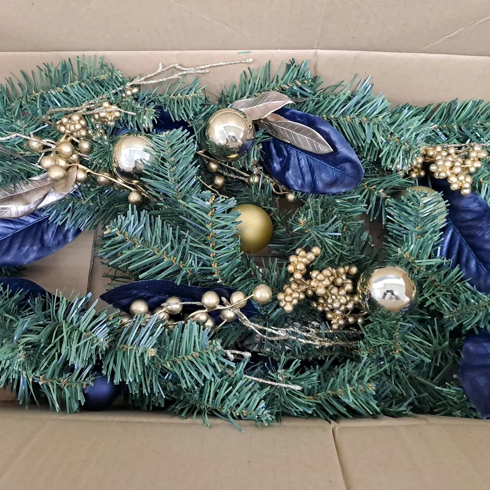 BOXED NAVY GOLD LEAF GARLAND	