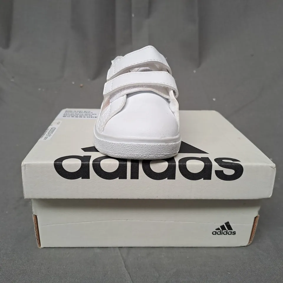 BOXED PAIR OF ADIDAS GRAND COURT 2.0 KIDS SHOES IN WHITE/PRISMATIC EFFECT UK SIZE 3