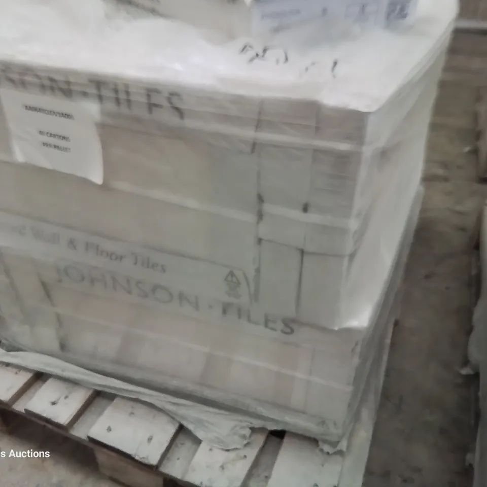 PALLET OF 40 CARTONS OF 5 BRAND NEW JOHNSONS CLOVELLEY WHITE TILES EACH 30 X 60cm 