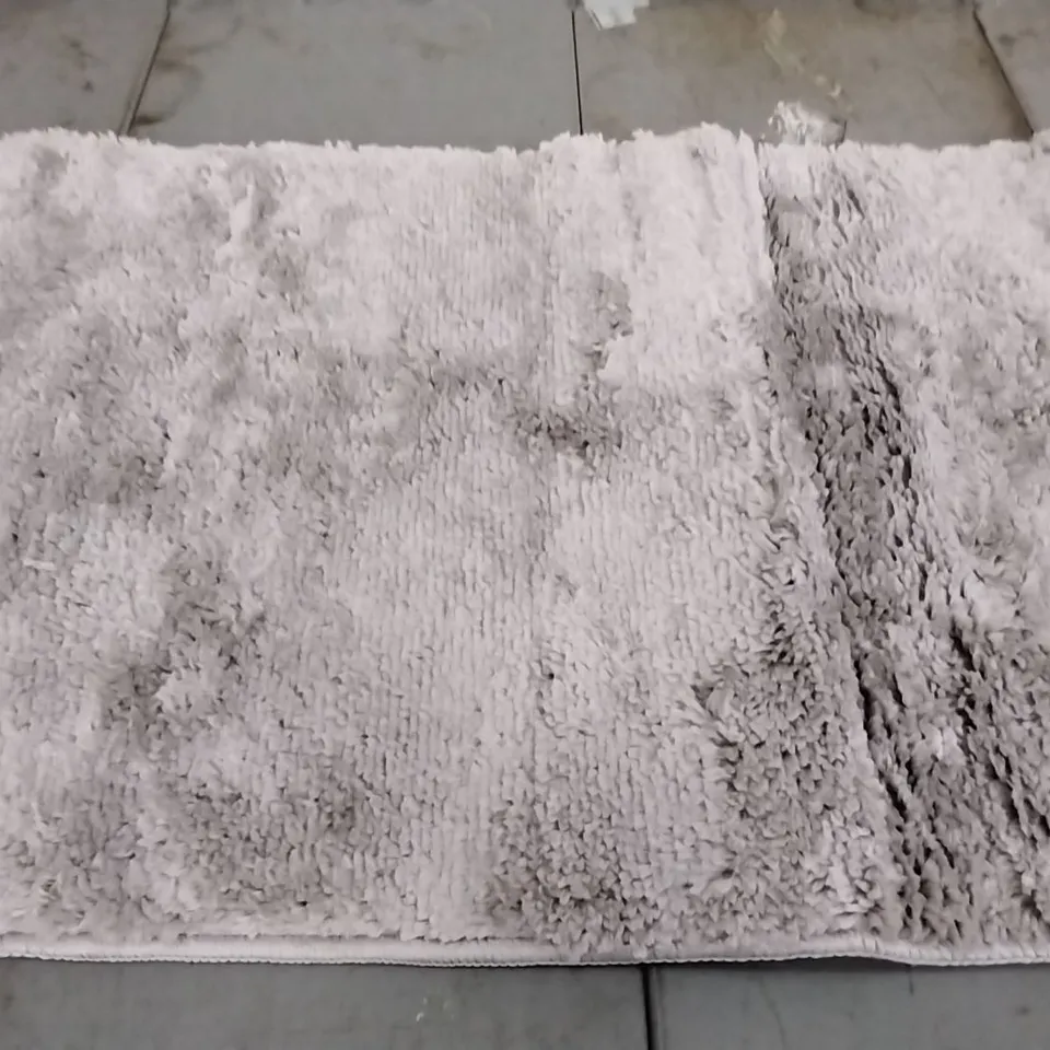BRAND NEW GILE BATH MAT SIZE - 50CM X 80CM IN GREY 