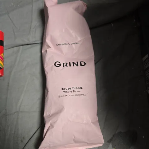 BOX OF APPROXIMATELY 10 ASSORTED FOOD ITEMS INCLUDING GRIND COFFEE , KINGSBITE MILK CHOCALATE BAR AND STAWBERRY FLAVOUR DROPS