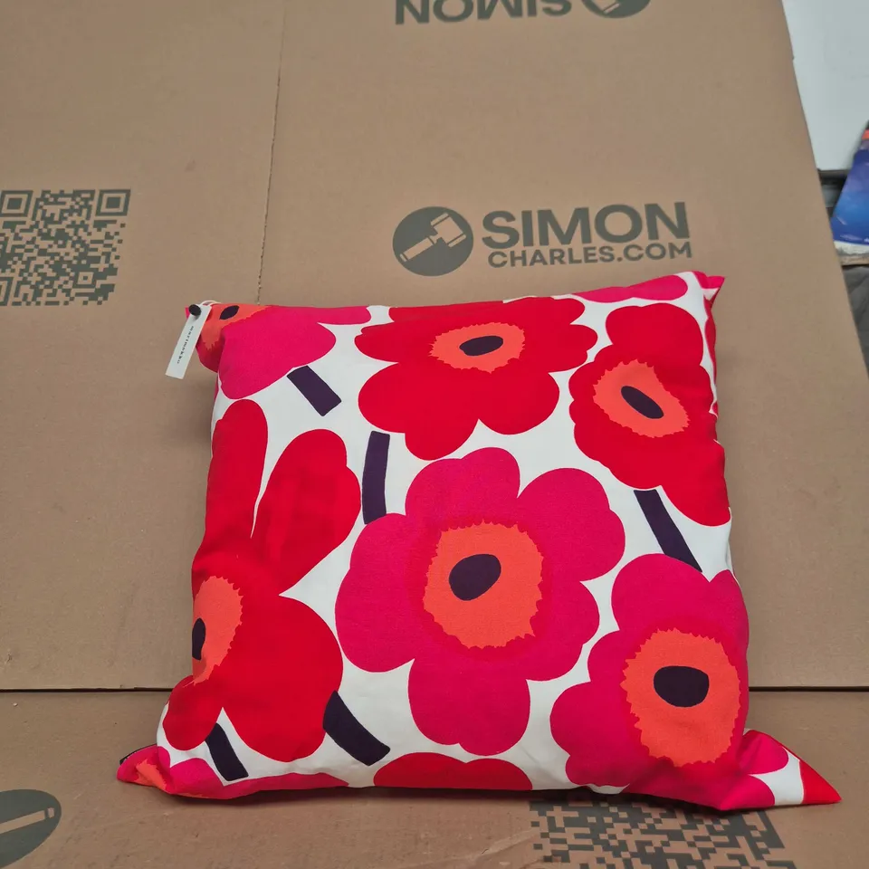 MARIMEKKO PIENI UNIKKO CUSHION 50X50 CM – RED
