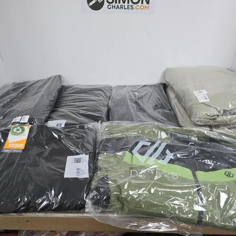 APPROXIMATELY 10 ASSORTED BRAND NEW REGATTA CLOTHING ITEMS IN VARIOUS SIZES, STYLES & COLOURS