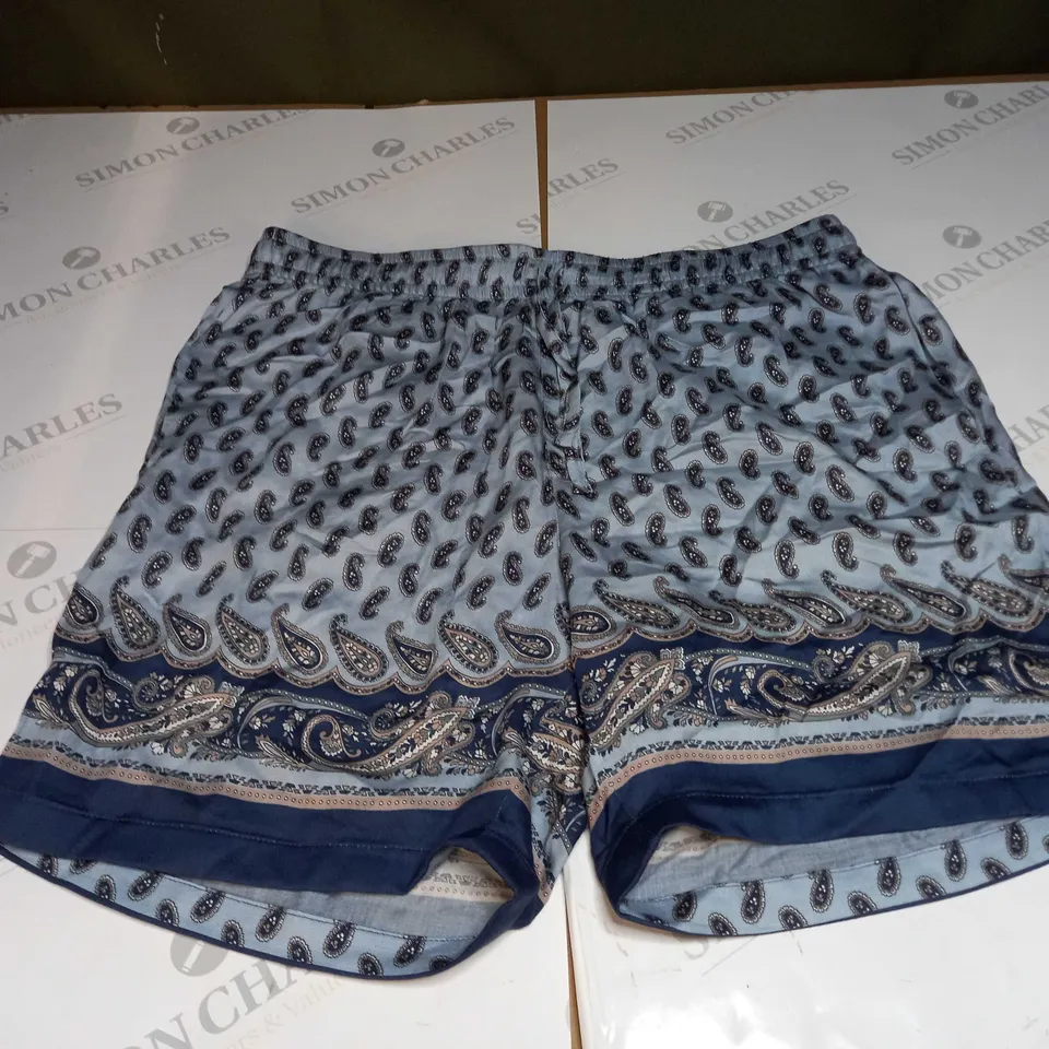 MOSS PAISLEY PATTERN SHORTS SIZE M