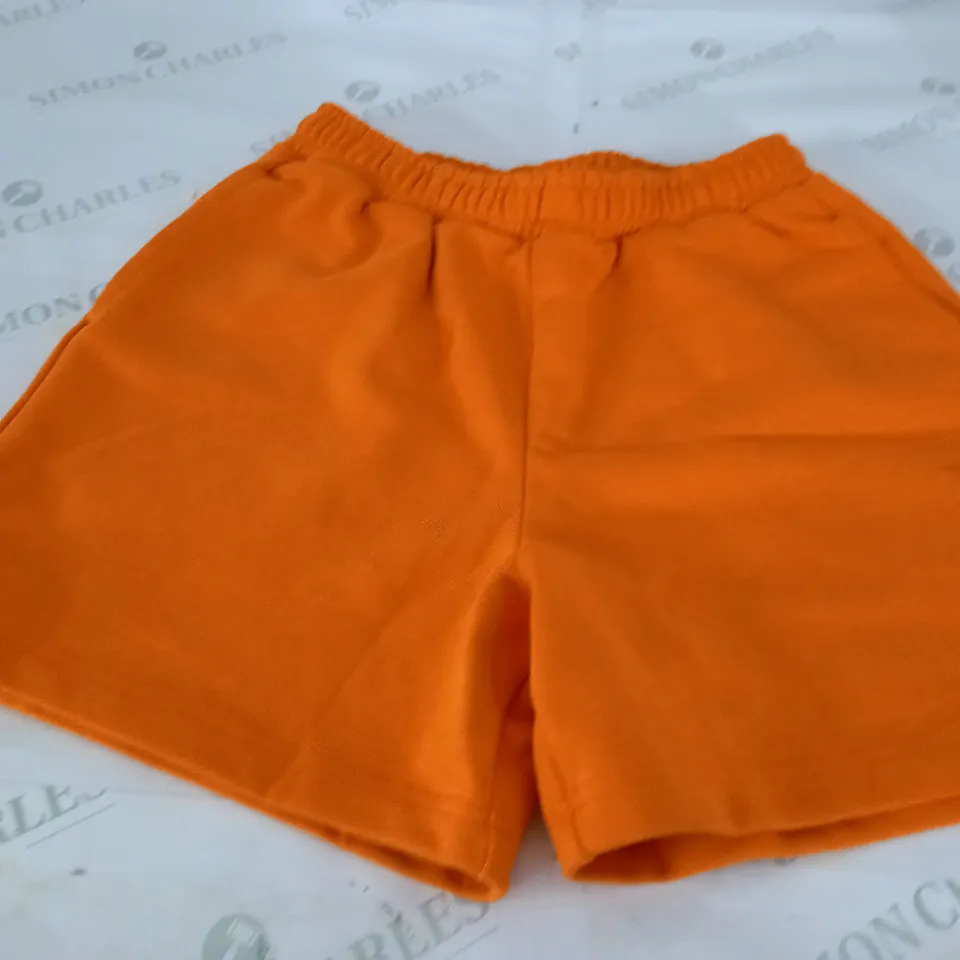 GYMSHARK WORKOUT SHORTS IN ORANGE - SMALL