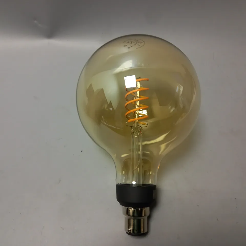 BOXED PHILIPS HUE WHITE SINGLE FILAMENT BULB G125 B22 FLAME