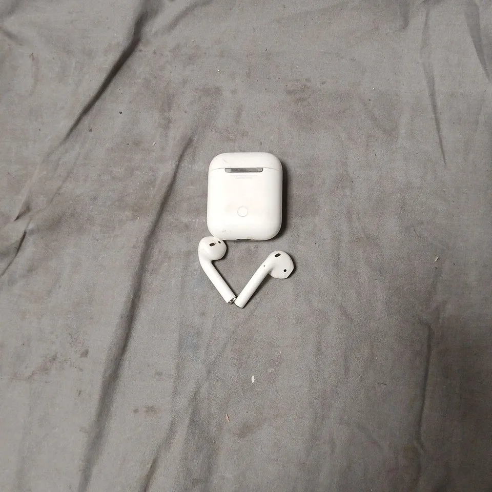 APPLE AIRPODS WITH CHARGING CASE – WHITE