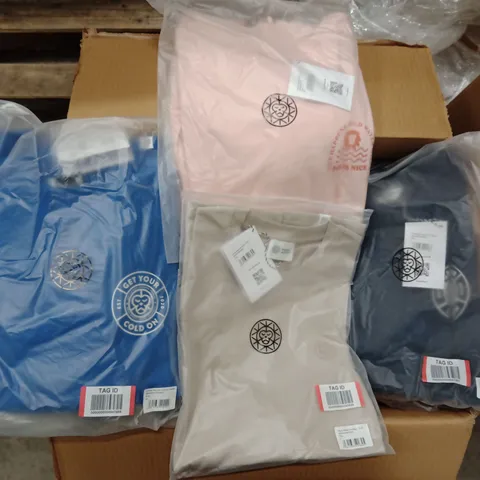 BOX OF MIXED ASSORTMENT OF BRAND NEW BRASS MONKEY CLOTHING ITEMS INCLUDING - SWEATERS, HOODIES, T-SHIRTS - MIXED SIZES