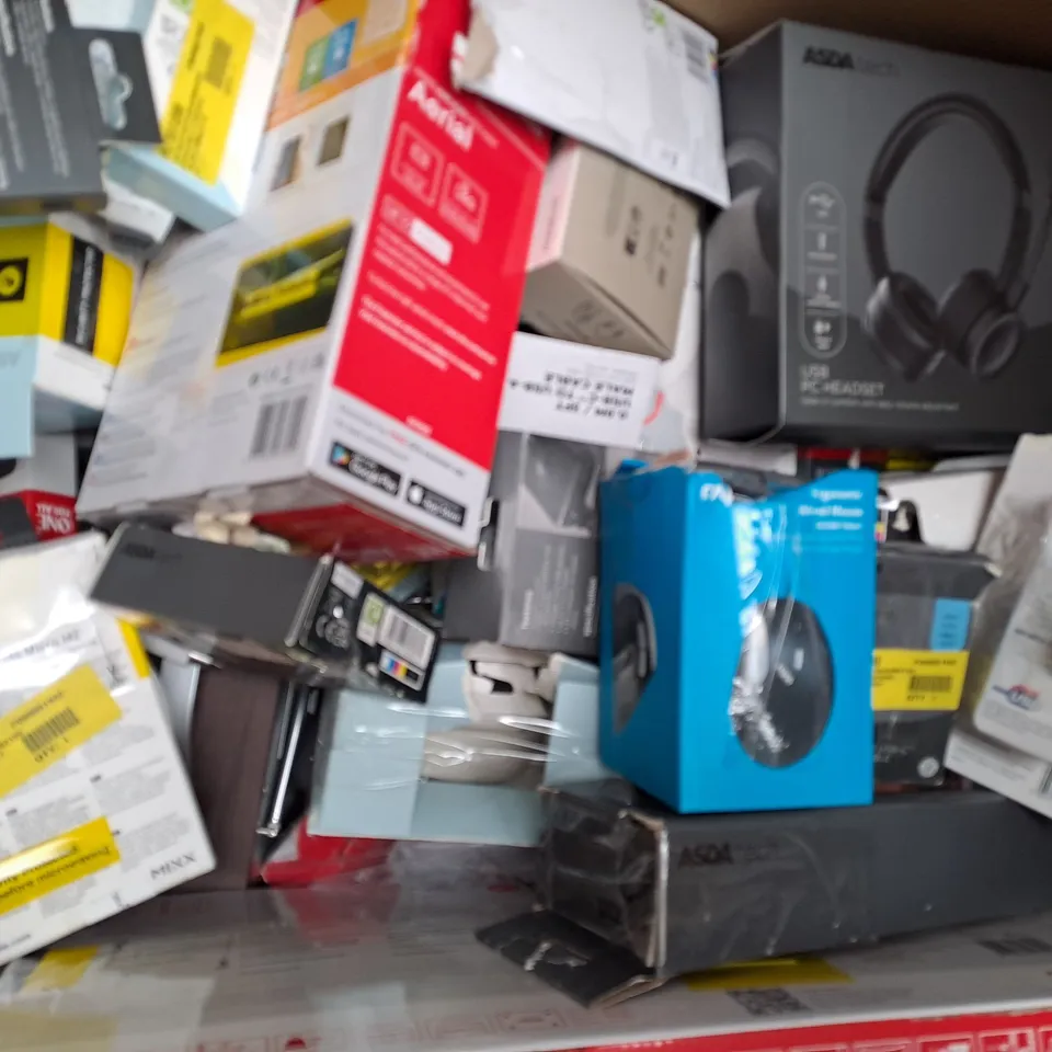 BOX OF APPROXIMATELY 50 ASSORTED ELECTRICAL ITEMS TO INCLUDE WIRELESS EARBUDS, WIRELESS CAR MOUNT, WIRELESS MOUSE, ETC