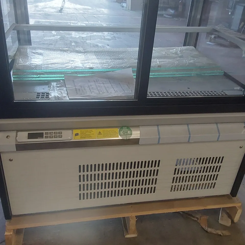 MAFIROL CHOPIN1000FV-VVR REFRIGERATED DISPLAY CABINET