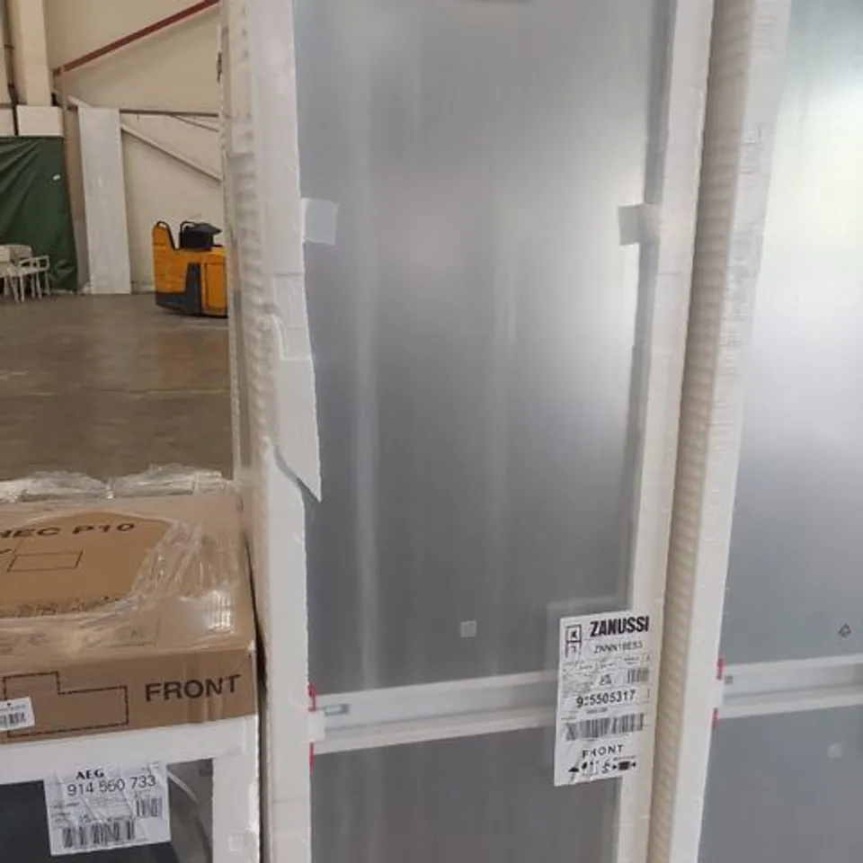 ZANUSSI SERIES 60 INTEGRATED FRIDGE FREEZER WHITE Model ZNNN18ES3 RRP £734
