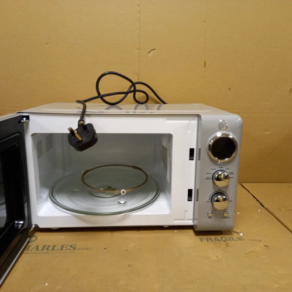 SWAN RETRO DIGITAL MICROWAVE GREY, 20 L, 800 W