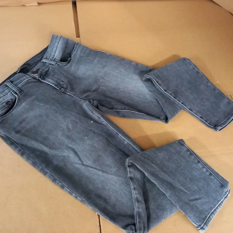 BRAND NEW J BRAND SKINNY CROP LOW RISE JEANS IN WASHED BLACK - 29