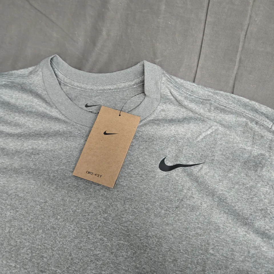 NIKE DRI-FIT TEE SIZE M 