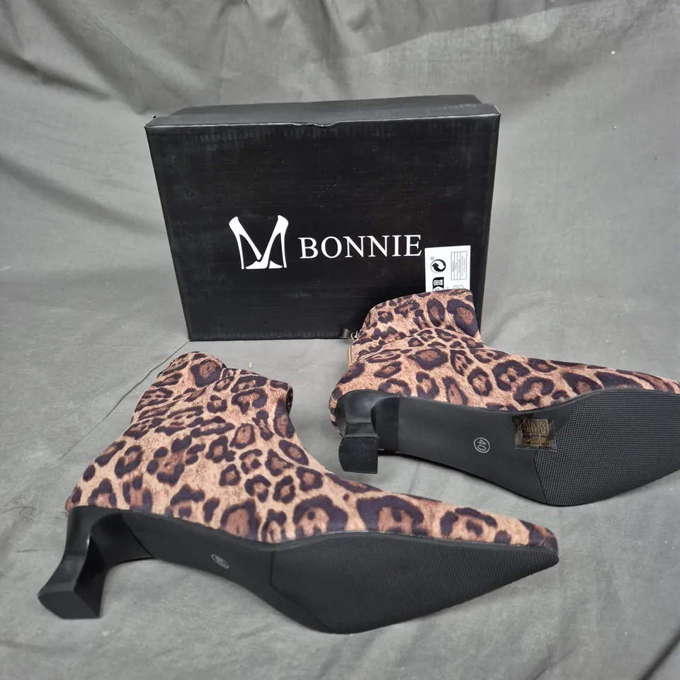 BOXED PAIR OF ANIMAL PRINT ZIP UP BOOTS - SIZE 40