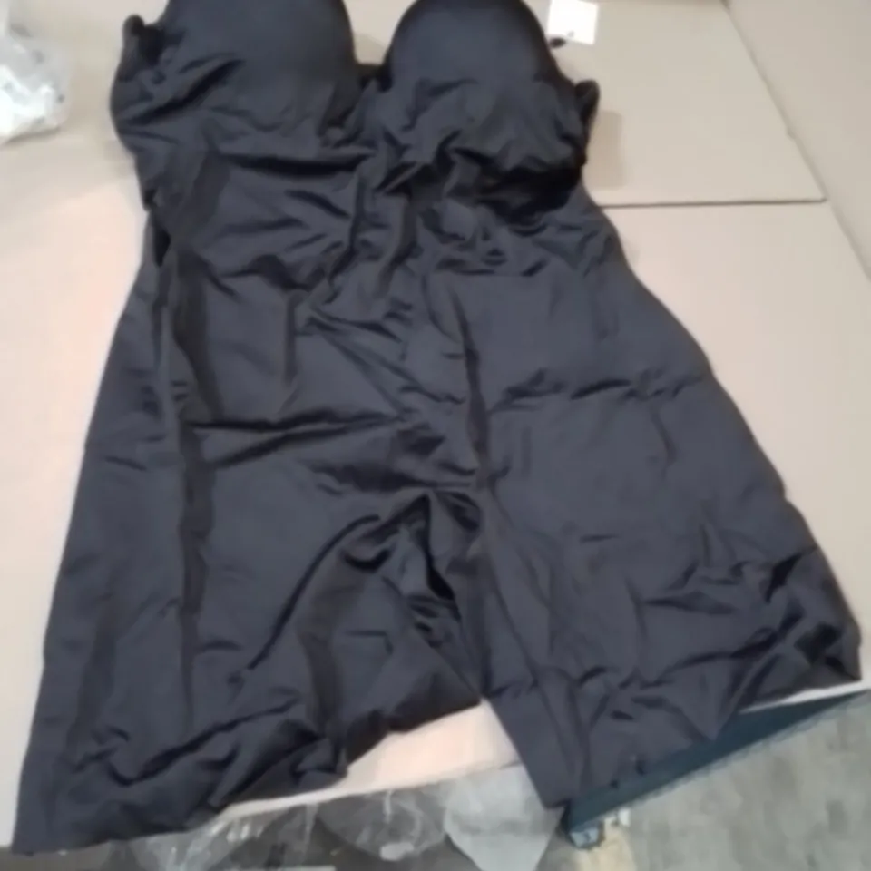 BOXED BRAND NEW APPROXIMATELY 8 MAGISCULPT BLACK BODYSUIT SIZE 38DD 
