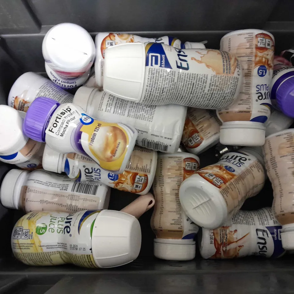 APPROXIMATELY 26 ASSORTED HEALTH DRINKS TO INCLUDE ABBOTT ENSURE PLUS JUCE (220ml), NUTRICA FORTSIP COMPACT PROTEIN (125ml), NUTRICA FORTINI MULTI FIBRE (200ml), ETC