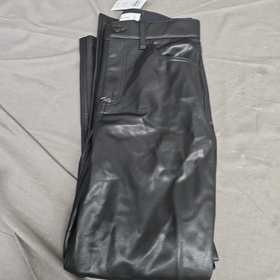 ABERCROMBIE & FITCH BLACK FAUX LEATHER-LOOK PANTS – WOMEN’S, 27 SHORT