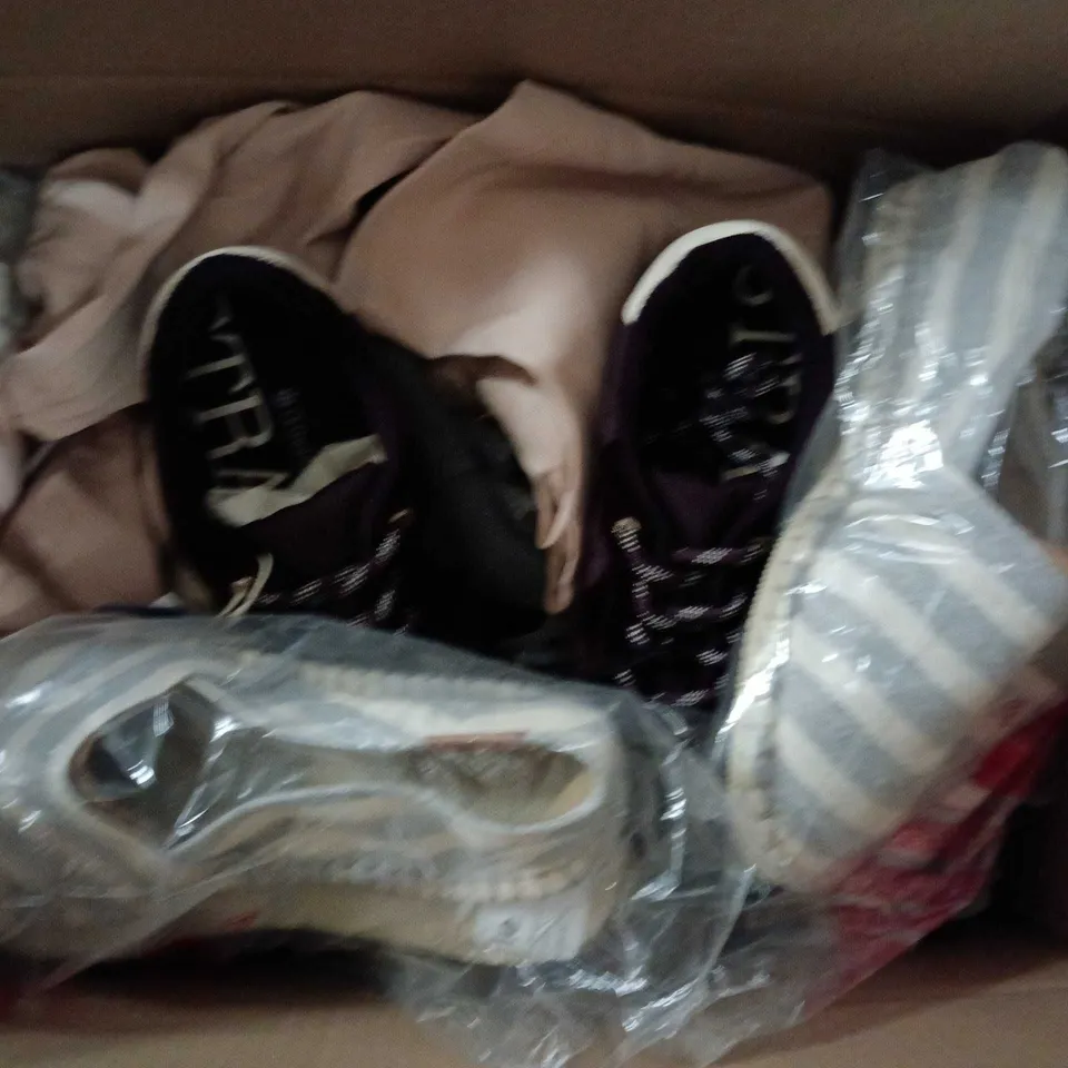 APPROXIMATELY 10 ASSORTED CLOTHING ITEMS IN VARIOUS SIZES TO INCLUDE BRANDS SUCH AS STRADIVARIUS, PRETTY SECRETS, PRETTYLITTLETHING, ETC