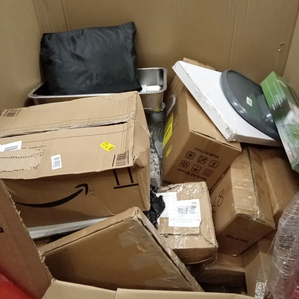 PALLET OF ASSORTED HOUSEHOLD GOODS AND PRODUCTS TO INCLUDE; SIDE TABLE, BABY PLAYPEN, BABY CAR SEAT, STEAM CLEANER ETC