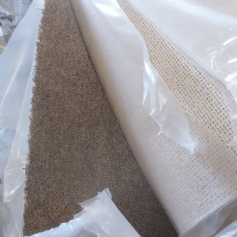 ROLL OF QUALITY TUDOR TWIST REGAL CHESTNUT CARPET - APPROXIMATELY 6.6 x 5m