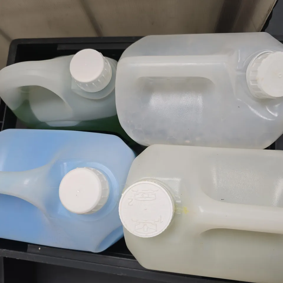 APPROXIMATELY 4 ASSORTED LARGE LIQUIDS TO INCLUDE CARPLAN DEMON FREEZE, FLOW CHEMICALS FLOOR CLEANER, DUEL SNOW FOAM, ETC - COLLECTION ONLY