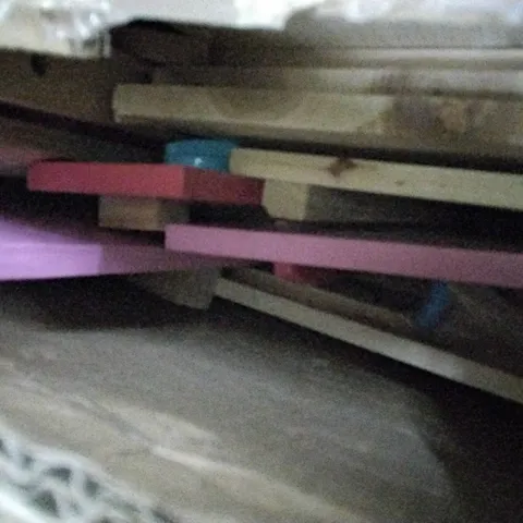 BOXED PEPPA PIG MUD KITCHEN (1 BOX)