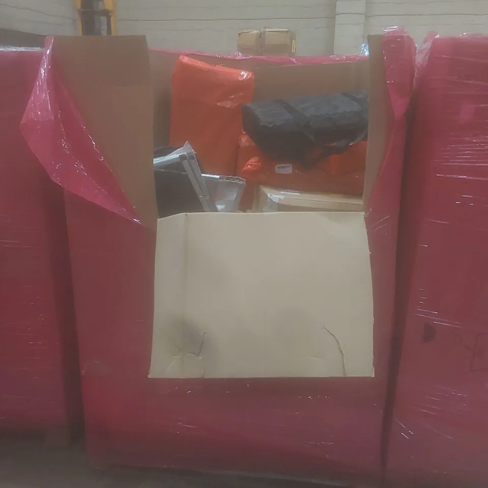 PALLET OF ASSORTED HOUSEHOLD GOODS AND PRODUCTS TO INCLUDE; OUTDOOR CAMPING MATTRESSES, FRUIT JUICER, FOOD PROCESSOR, BOXED FURNITURE ETC
