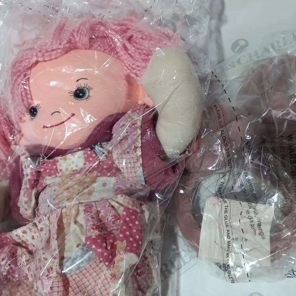 BOX OF 2 ASSORTED HOUSEHOLD ITEMS TO INCLUDE DESIGNER DOLL, AND DESIGNER STYLE FLUFFY EARMUFFS