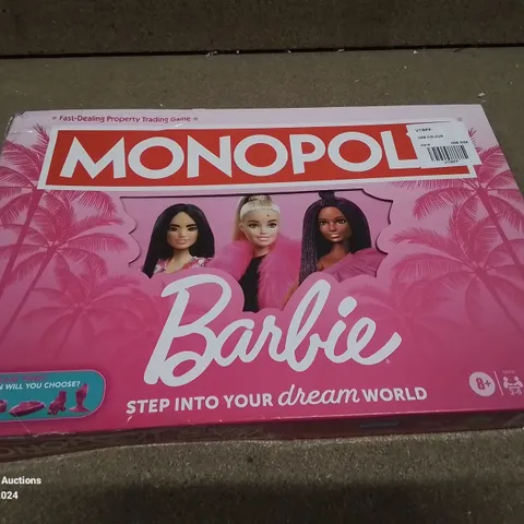 BOXED MONOPOLY BARBIE BOARD GAME 