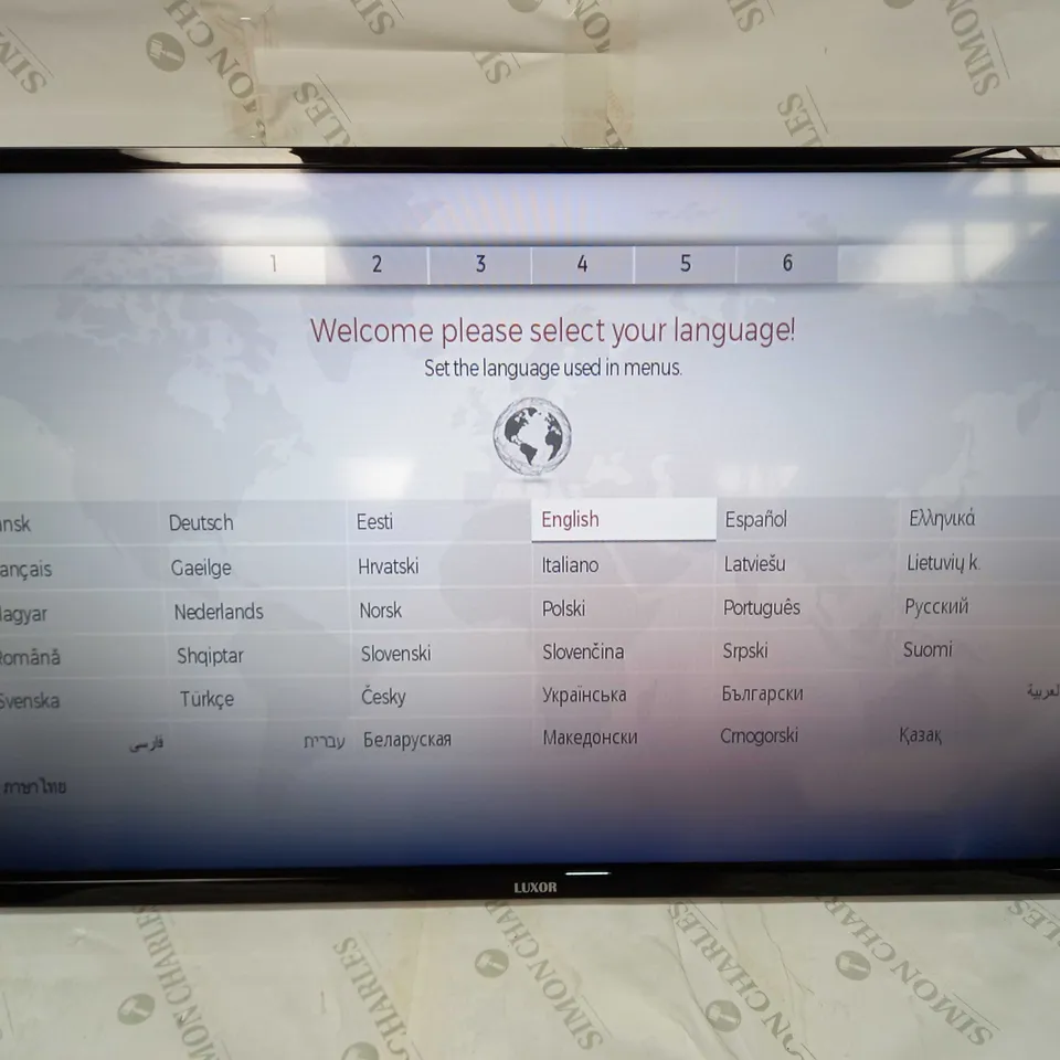 LUXOR 40 INCH FULL HD 1080P LED SMART TV (LUX0140006/01)