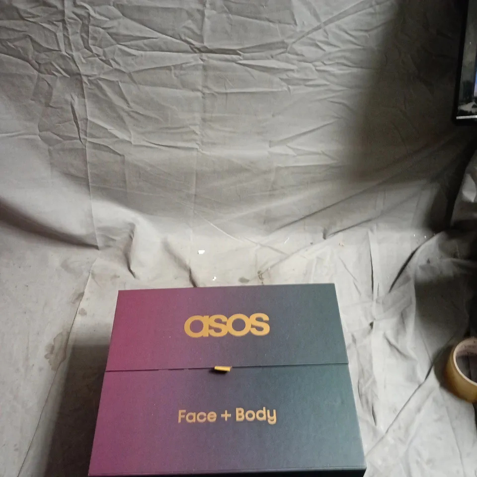 ASOS FACE + BODY ADVENT CALENDER 