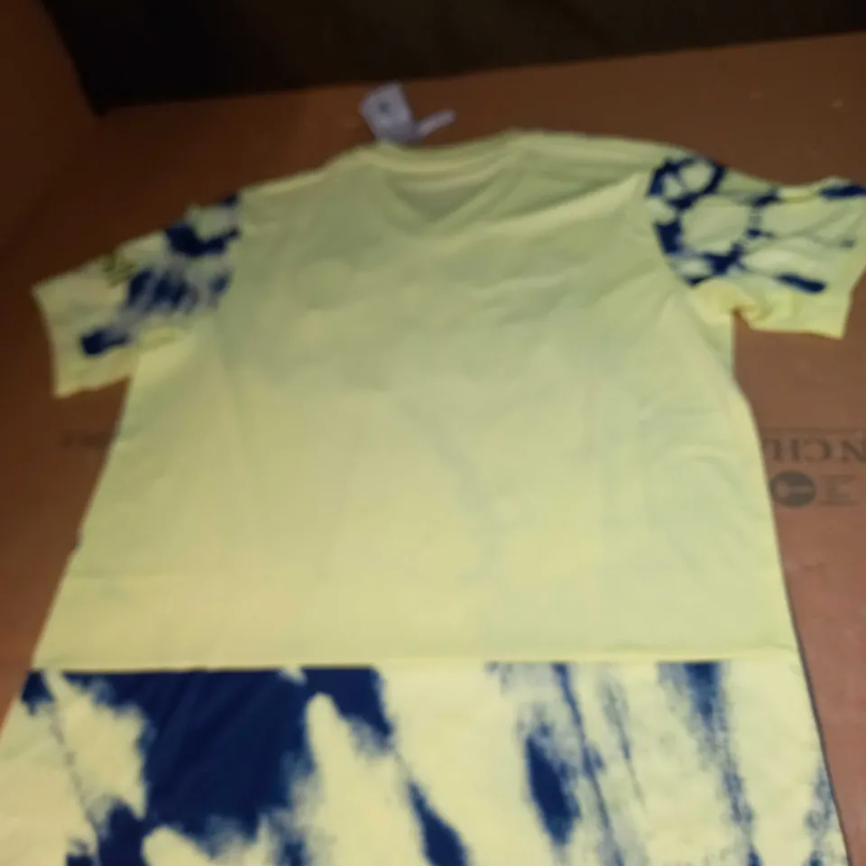 LEEDS UNITED AWAY SHIRT SIZE M