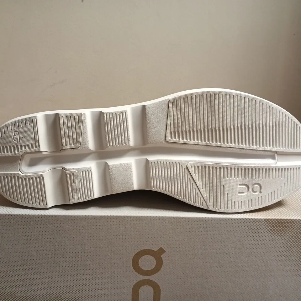 BOXED PAIR OF ON RUNNING CLOUDZONE WHITE TRAINERS – UK 10.5 (US 11)
