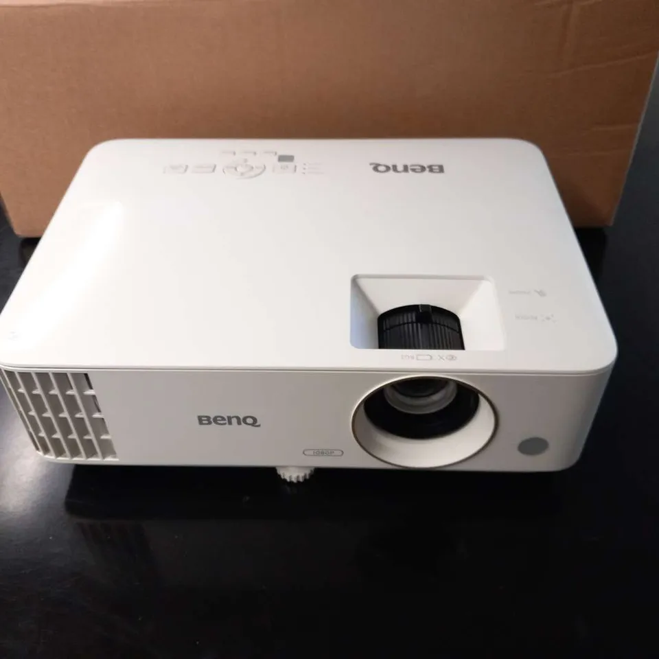 BENQ TH585 3D READY DLP PROJECTOR 1080P HD READY