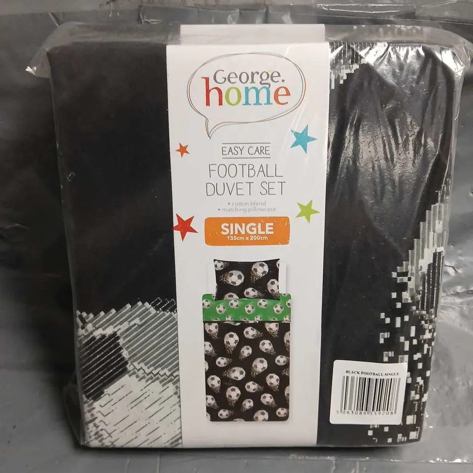 LOT OF 2 BRAND NEW SINGLE FOOTBALL THEMED DUVET SETS 