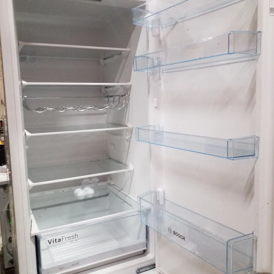 BOSCH KGV39VWEAG SERIE 4 FREESTANDING FRIDGE FREEZER