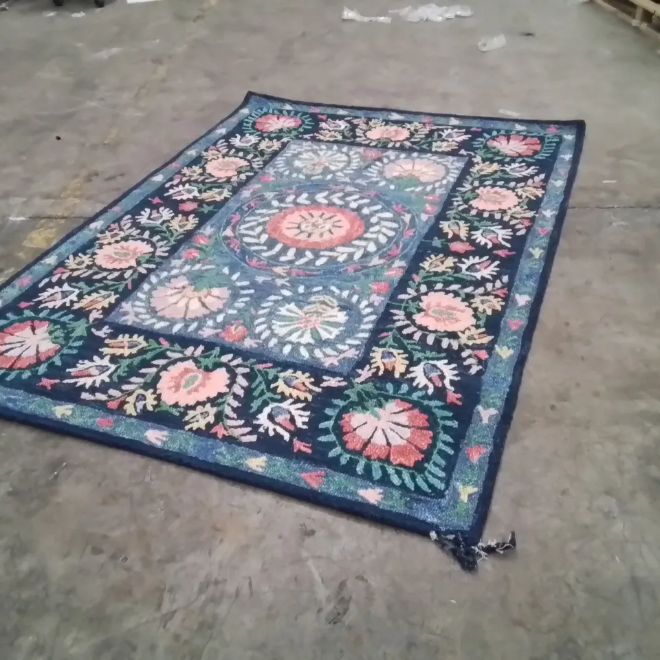 QUALITY DESIGNER AREA RUG - APPROXIMATELY 240X160CM