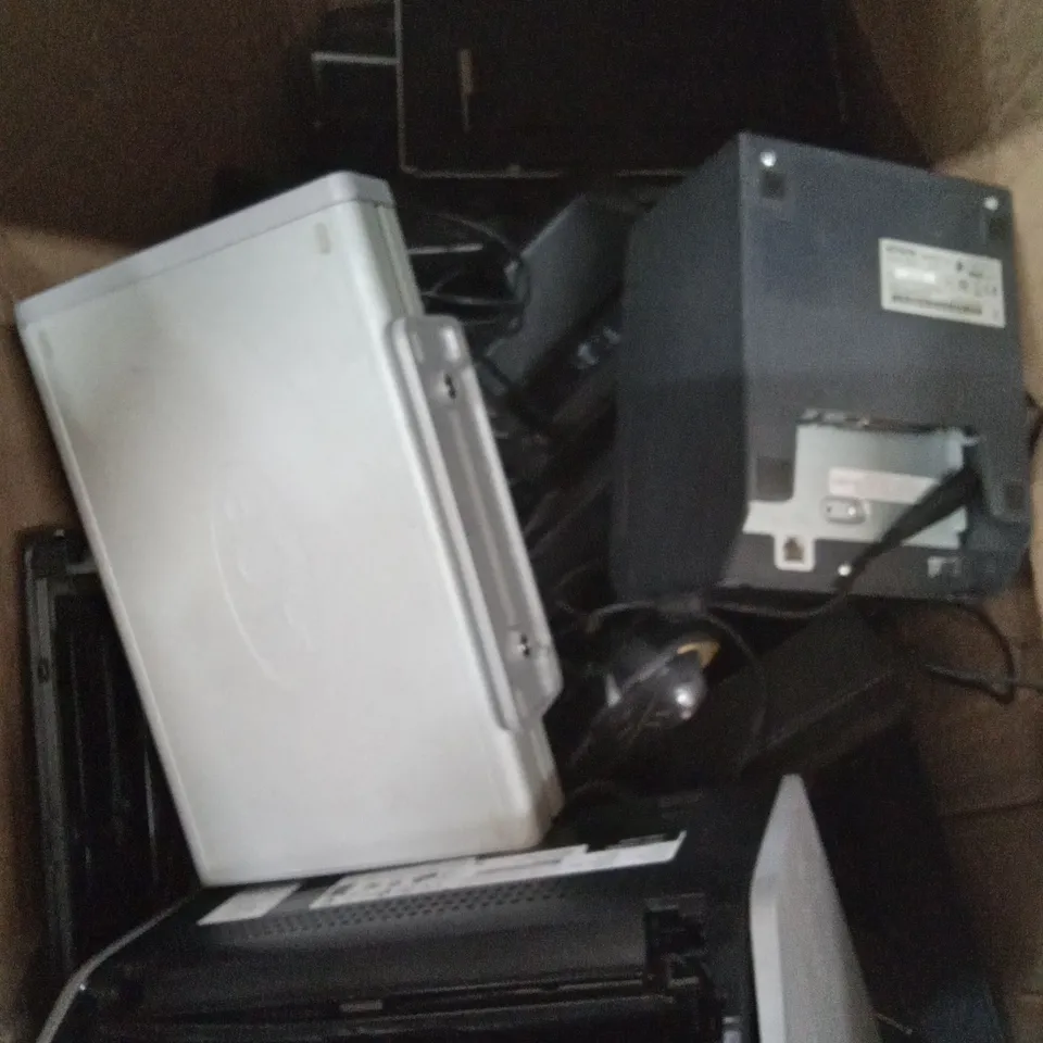 BOX OF ELECTRONICS INCLUDING FUJITSU SCANNERS, GAMING MOUSE AND SOUNDBARS 