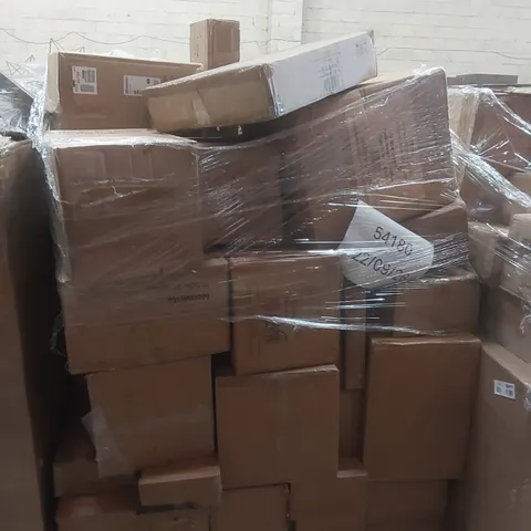 PALLET CONTAINING A VERY LARGE QUANTITY OF ASSORTED DESIGNER LIGHTING PRODUCTS
